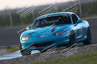 media/Jan-18-2026-CalClub SCCA (Sun) [[8bc6468723]]/Group 7 Race/Turn 1/